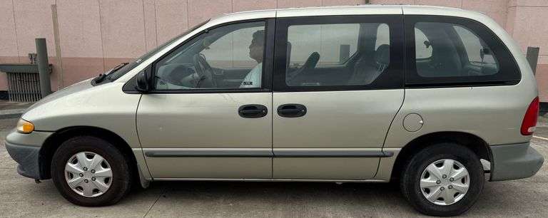 1999 Dodge Grand Caravan, Does Run & Drive But Needs Repairs , Will Need To Be Towed/Trailered, Good Title