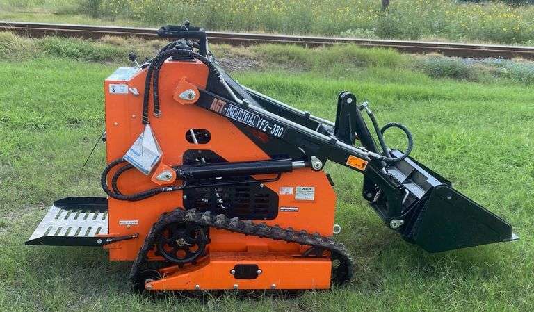 2024 New AGT Industrial YF2-380 1 Ton Mini Skid Steer Loader,  15hp,  Runs & Operates