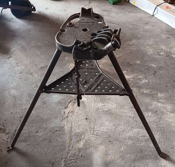 Ridgid No. 450 Tri Stand