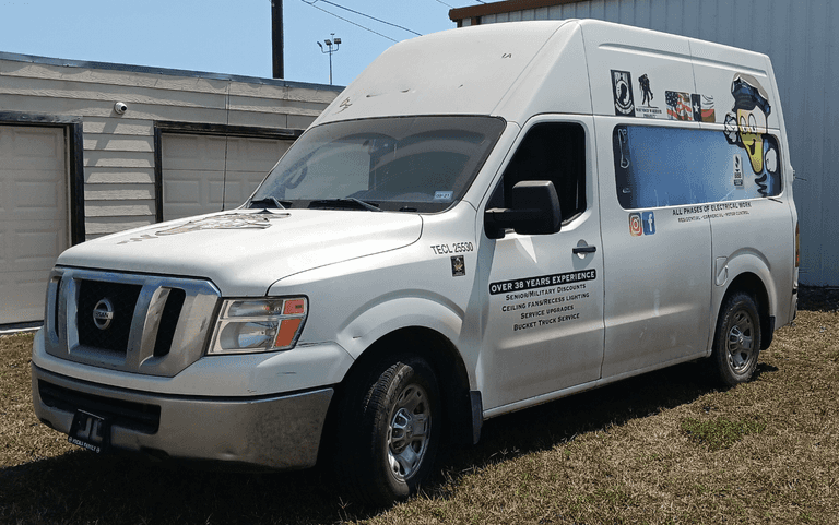 2013 Nissan Utility Van, 5.6L V8 Auto, Runs & Drives