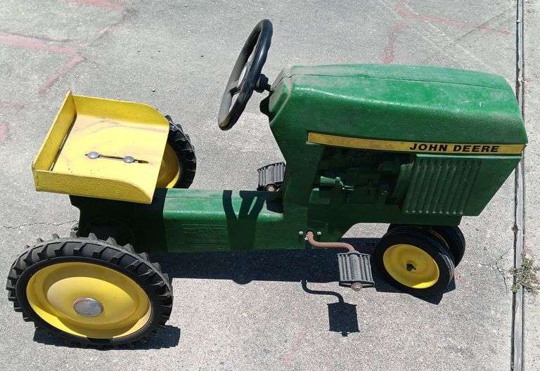 Vintage Metal John Deere Pedal Tractor