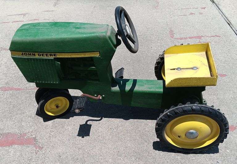 Vintage Metal John Deere Pedal Tractor