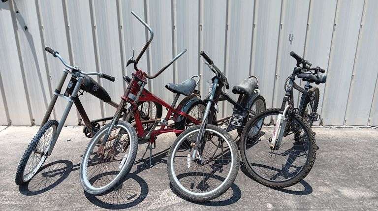 4 Bicycles, West Coast Choppers, 2) Schwinn Sting Rays & Granite Peak Roadmaster