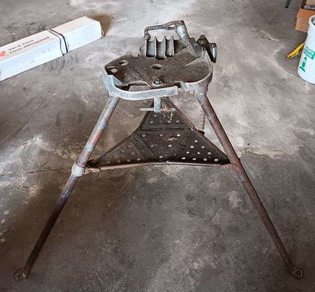 Ridgid No. 450 Tri Stand
