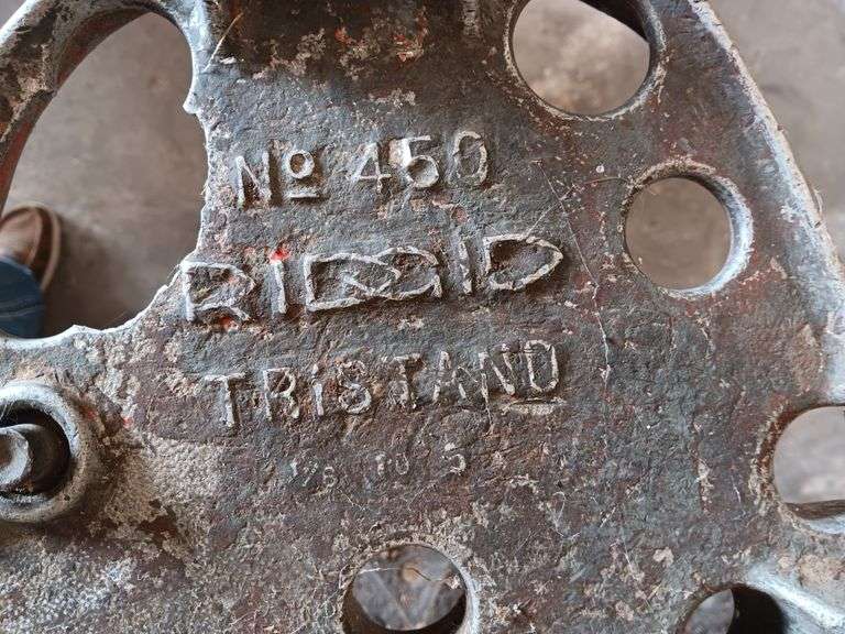 Ridgid No. 450 Tri Stand