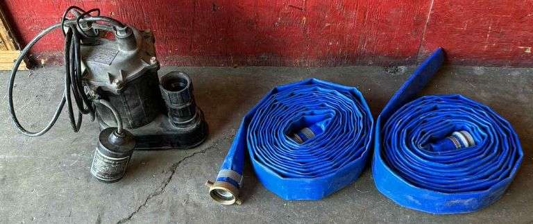 Shur-Dri Submersible Sump Pump w/ (2) Discharge Hoses, Does Work
