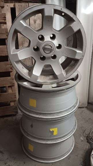 4) Nissan 17" Rims