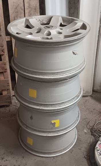4) Nissan 17" Rims