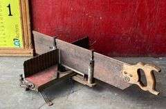 Vintage Stanley Miter Box w/ Saw