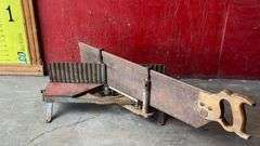 Vintage Stanley Miter Box w/ Saw