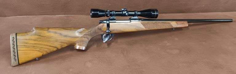 Sako Forester Deluxe .22-250 w/ 3x9x40 Leupold VXII Scope