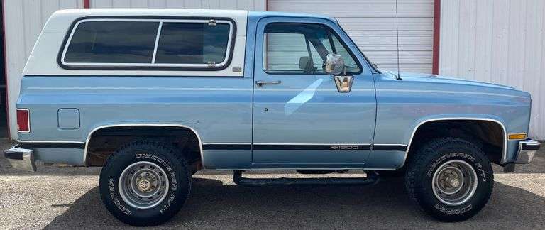 1989 Chevrolet K5 Blazer 1500, 4x4, 5.7L V8, Automatic, AC, PW, PL, One Owner! Only 79k Miles, Runs & Drives Great! Pristine Original Interior!