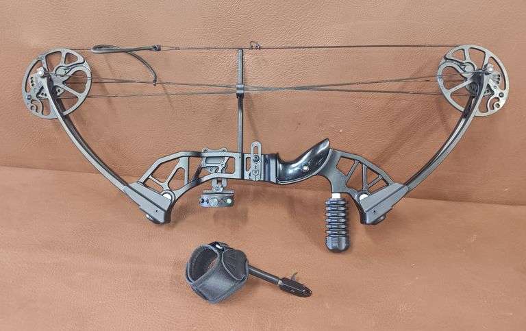 Unknown Brand Compound Bow w/ Wrist Caliper Release Aid