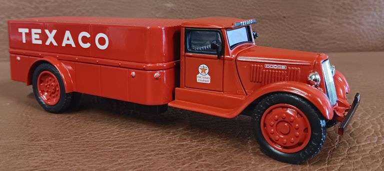 Texaco 1935 Dodge 3 Ton Platform Truck Die Cast Coin Bank, In Original Box w/ COA