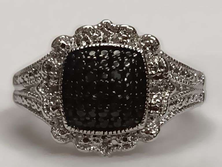 Halo Design Cocktail Ring