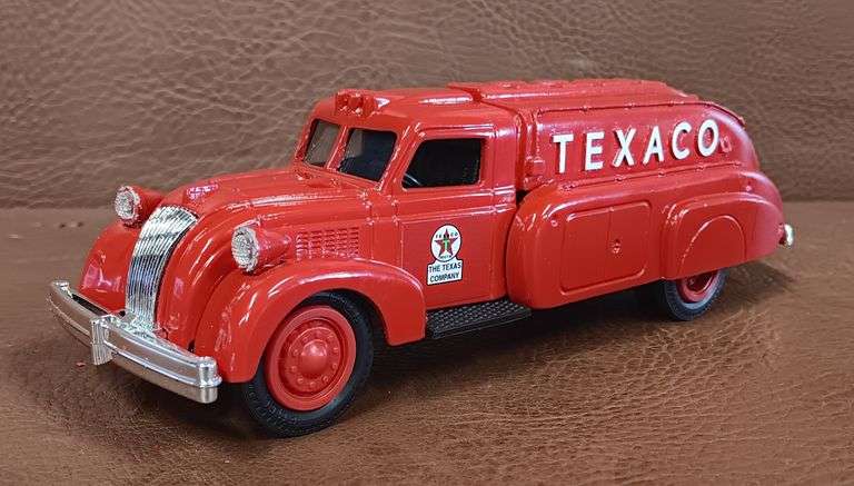 Texaco 1939 Dodge Airflow Tanker Die Cast Coin Bank, In Original Box