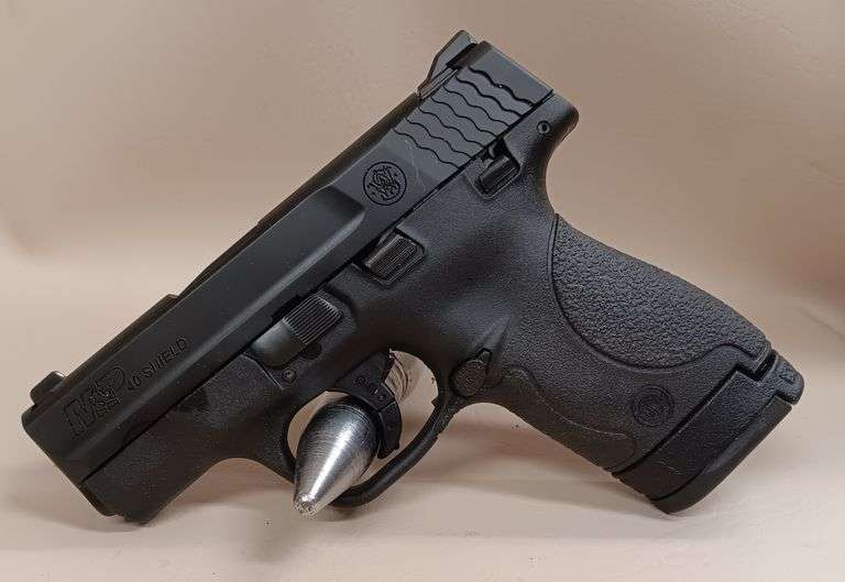Smith & Wesson M&P 40 Shield .40 S&W Pistol