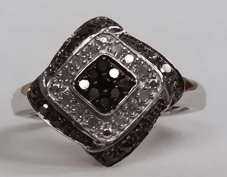 Sterling Silver Black & White Estate Ring