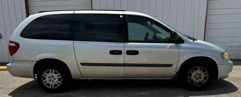 2005 Dodge Grand Caravan,3.3L V6 Automatic,  PW, PL, A/C, Runs & Drives