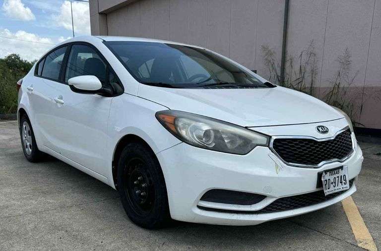 2016 Kia Forte 5 Speed Manual, 1.8L, 4 Cylinder, A/C, PW, PL, Runs & Drives, Good Title