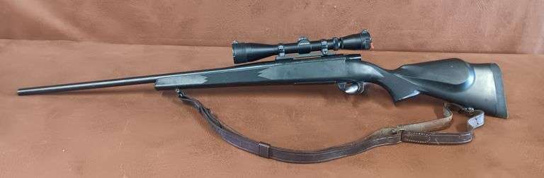 Weatherby Vanguard 30-06 Rifle w/ Leupold VXII 3x9x40 Scope