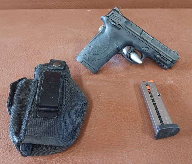 Smith & Wesson M&P 380 Shield EZ 380 Auto, w/ 1 Extra Magazine & Holster
