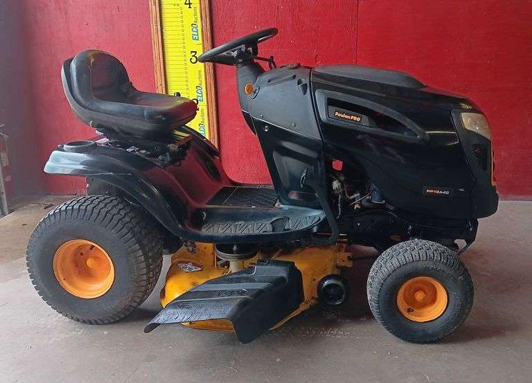 Poulan PRO PP19A42 Riding Lawnmower, Has New Blades, Runs & Operates