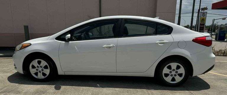 2016 Kia Forte 5 Speed Manual, 1.8L, 4 Cylinder, A/C, PW, PL, Runs & Drives, Good Title