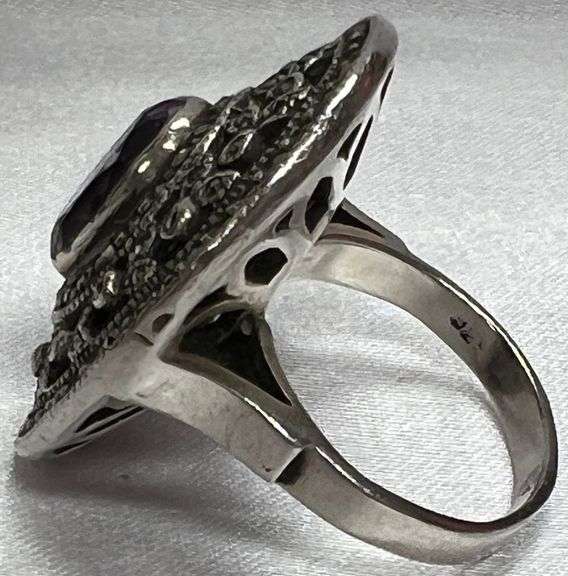 Vintage Sterling Silver  Marcasite & Amethyst Ring