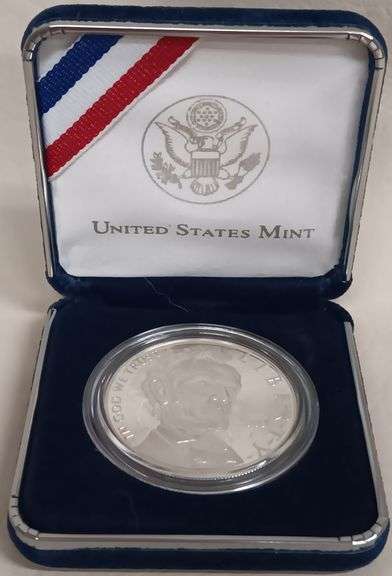 2009-P Abraham Lincoln Commemorative Silver Dollar