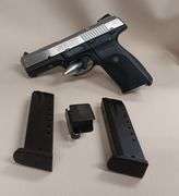 Ruger SR40 .40 S&W Pistol In Original Case, Comes w/ 1 Extra Magazine & Speed Loader