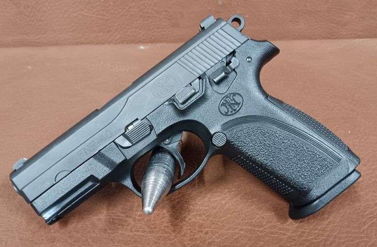 FNH USA Model FNP-40 .40 S&W Pistol