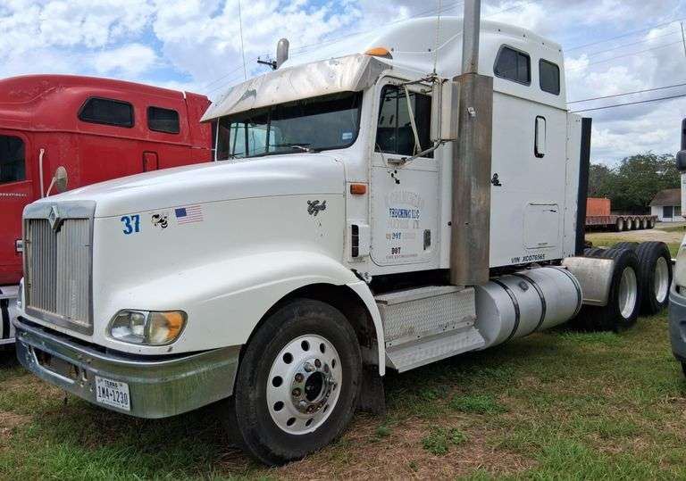 Bank Repo, 1999 International Eagle 9400, 6x4, 12.7L Detroit Series 60 Engine, Eaton 10 Speed Transmission,  Sleeper Cab, Needs Repair