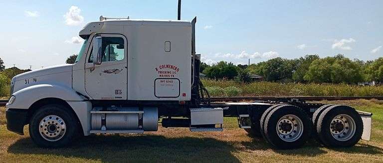Bank Repo, 2009 Freightliner Colombia,12.8L Mercedes Benz Engine, 10 Speed Transmission,  Sleeper Cab, Runs & Drives, Needs Repair
