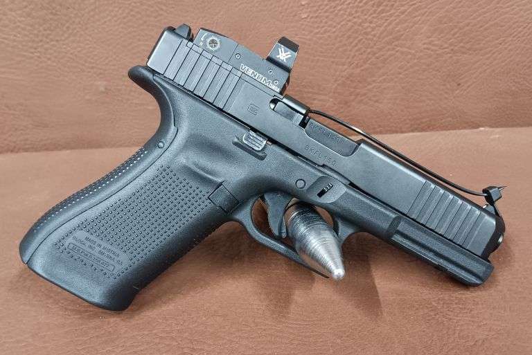 Glock 17 Gen 5 9x19mm Pistol w/ Vortex Venom 3 MOA Red Dot Sight, NO Magazine,  In Glock Case