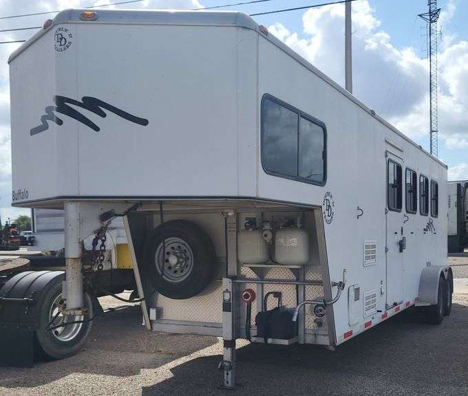 2011 Double D Buffalo 4 Horse Slant Gooseneck Trailer, Living Quarters, Working AC Very Clean & Nice!