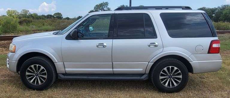 2015 Ford Expedition XLT, 3.5L ECOBOOST V6 Automatic, A/C, PW, PL, 3rd Row Seating, Runs & Drives