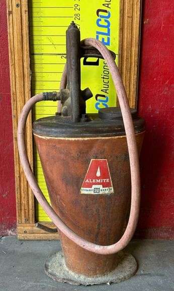 Vintage Stewart Warner Alemite Oil Pump Can