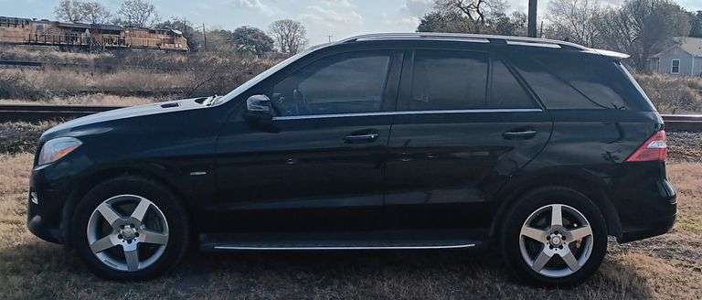 2012 Mercedes Benz ML 550 4 Matic All Wheel Drive, PW, PL, Navigation, 4.7L Twin-Turbo V8, Automatic Transmission, Runs & Drives