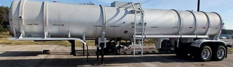 1984 Trailmaster 43' Tanker Semi-Trailer w/ Honda Pump Engine, 8000 Gallon Capacity