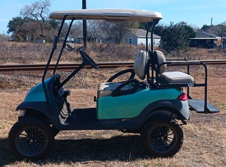 Bank Repo, 2007 Club Car Precedent Professional  Gas Cart, Does Not Run Will Need Repairs