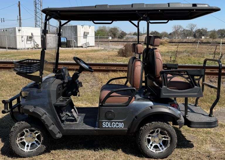 2025 SDLANCH SDLGC80 Electric Golf Cart, 60V-Lithium Ion Batteries, All Digital Dash, 10.1-inch Large Screen w/ Reverse Image, Bluetooth, USB Charging Port, Horn, Blinkers, Front Basket, Runs & Drives, Like New!