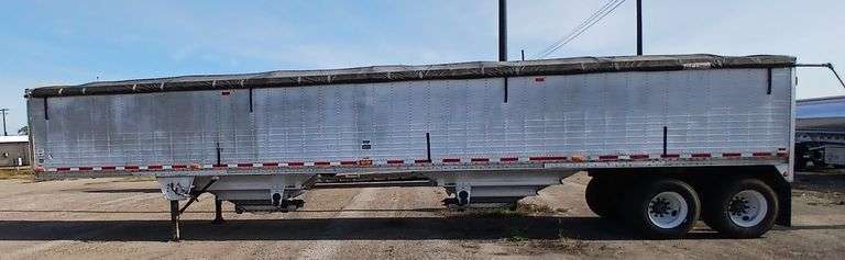 2005 Wilson Pacesetter 43' Grain Trailer, Hopper-Bottom