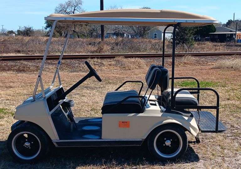 Bank Repo, 1997 Club Car Electric Cart, Does Not Run Will Need Repairs