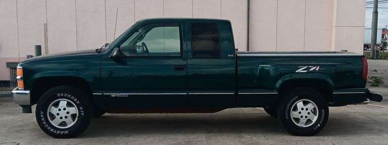 1995 Chevy Silverado 1500 Z71 4x4 Step Side Extended Cab, 5.7L,  V8, Automatic Transmission, A/C, PW, PL, Runs & Drives