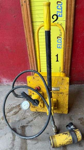Enerpac P462 Two-Speed Ultima Steel Hydraulic Hand Pump, Does Work