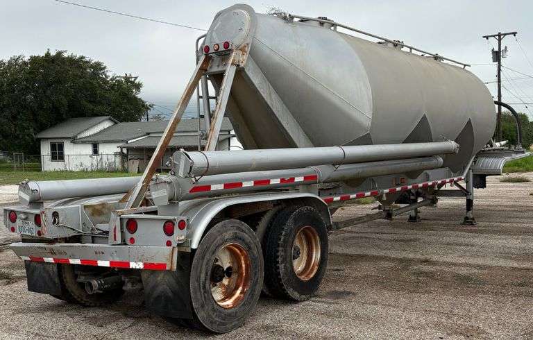 2000 LBT 42' Aluminum Pneumatic Trailer, 1,000 to 1,050 cu. ft. Capacity, 2 Axles