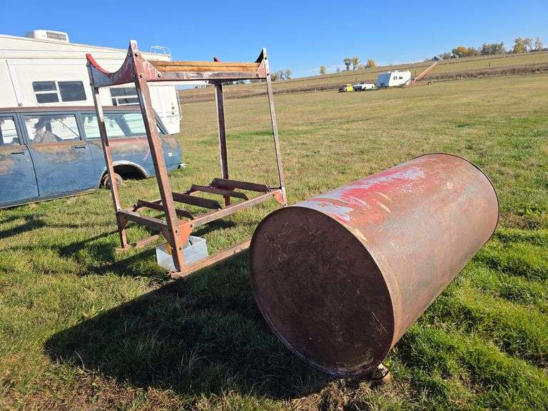 GRAVITY FUEL TANK AND STAND. JUST NEEDS A HOSE.