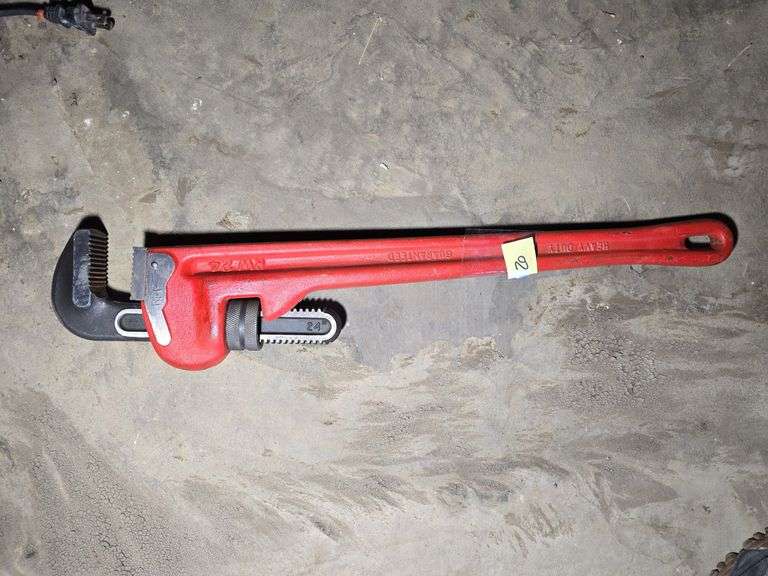 24 IN PIPE WRENCH