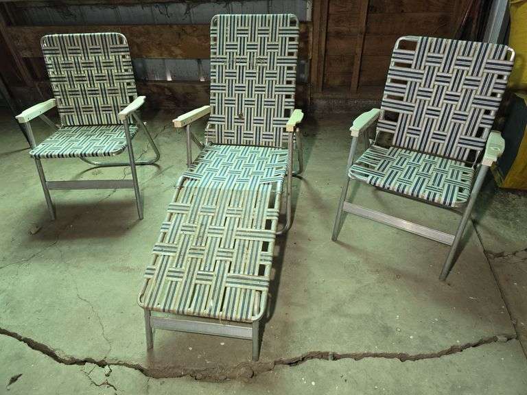 PATIO CHAIR SET.